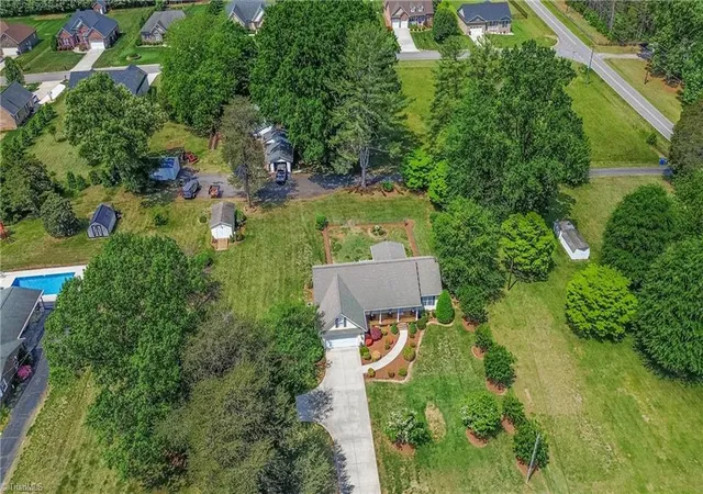 Photo 3 of Single family home for sale at 183 Devon Ln, Statesville, NC 28625 | MLS# 1218503 | Listing updated on 2026-09-11