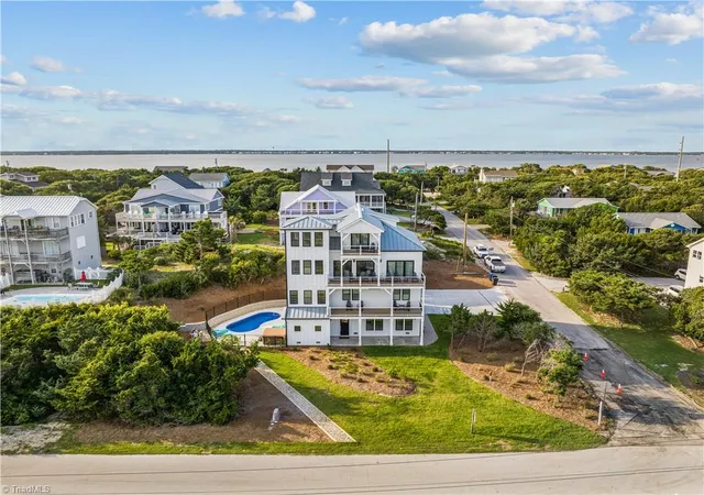Photo 2 of Single family home for sale at 101 Melanie St, Emerald Isle, NC 28594 | MLS# 1220126 | Listing updated on 2026-09-20