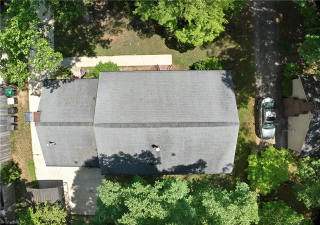 Photo 4 of Single family home for sale at 1711 Scarborough Rd, High Point, NC 27265 | MLS# 1221917 | Listing updated on 2026-09-15