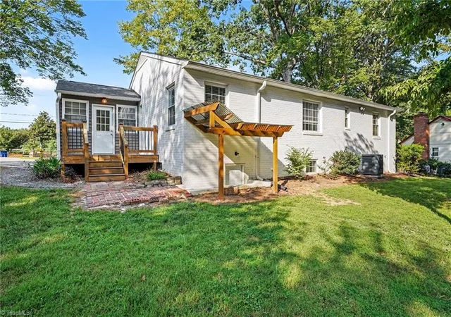 18th image of 213 Styers Rd, Winston Salem, NC 27105 | MLS# 1231563