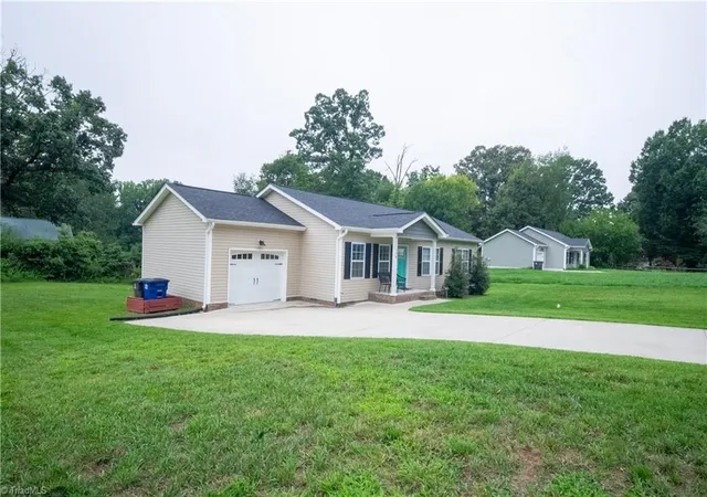 2nd image of 198 Quail Dr, Winston Salem, NC 27105 | MLS# 1229927