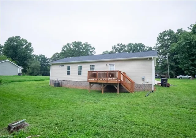3rd image of 198 Quail Dr, Winston Salem, NC 27105 | MLS# 1229927