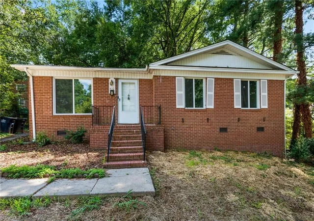 2nd image of 410 Parkwood Ave, Winston Salem, NC 27105 | MLS# 1231513