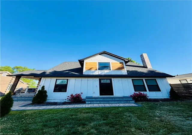 1st image of 6 E Sunrise Ave, Thomasville, NC 27360 | MLS# 1217330