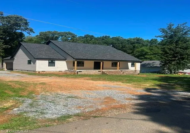2nd image of 721 N Fayetteville St, Liberty, NC 27298 | MLS# 1229883