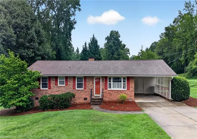 Photo 3 of Sale Pending at 200 Brookview Cir, Jamestown, NC 27282 | MLS# 1229103 | Listing updated on 2026-09-19