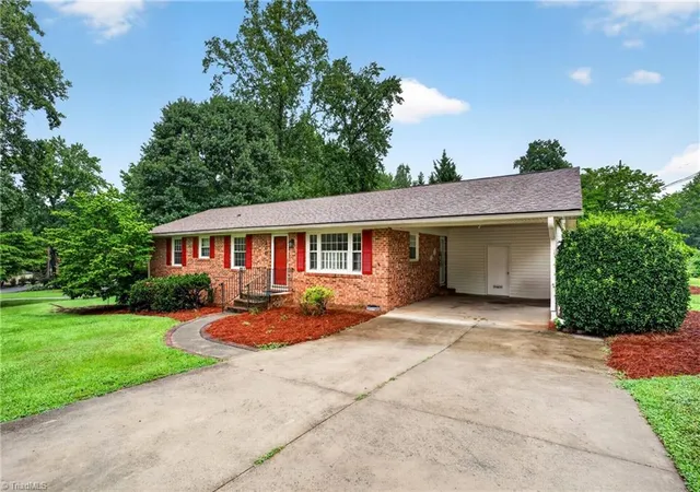 Photo 3 of Sale Pending at 200 Brookview Cir, Jamestown, NC 27282 | MLS# 1229103 | Listing updated on 2026-09-19