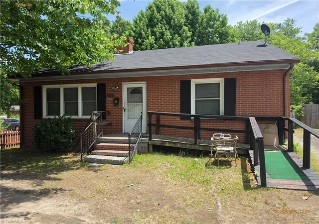 Photo 1 of Single family home for sale at 503 Pine St, Greensboro, NC 27401 | MLS# 1233795 | Listing updated on 2026-09-15