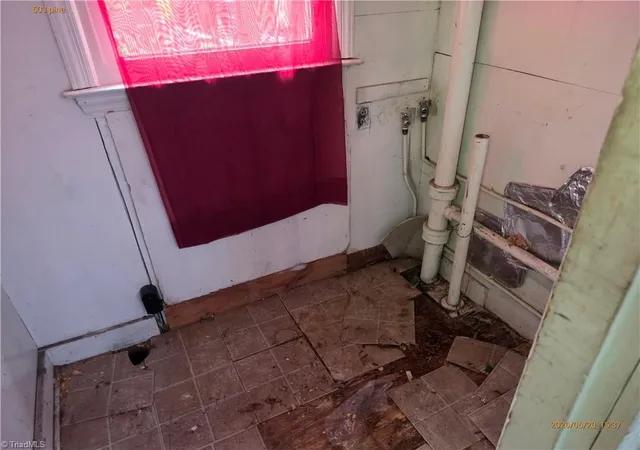 Photo 3 of Single family home for sale at 503 Pine St, Greensboro, NC 27401 | MLS# 1233795 | Listing updated on 2026-09-15