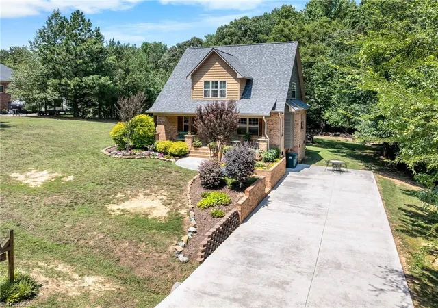 Photo 2 of Single family home for sale at 319 Ebert Farm Rd, Lexington, NC 27295 | MLS# 1225931 | Listing updated on 2026-09-02