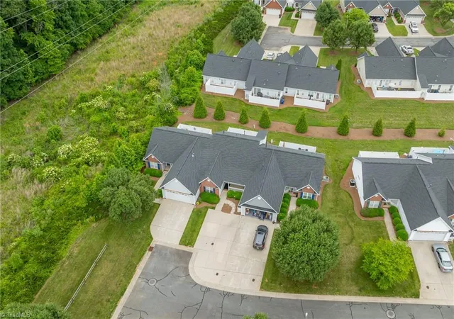 29th image of 3925 Parkview Ct, Winston Salem, NC 27127 | MLS# 1231816