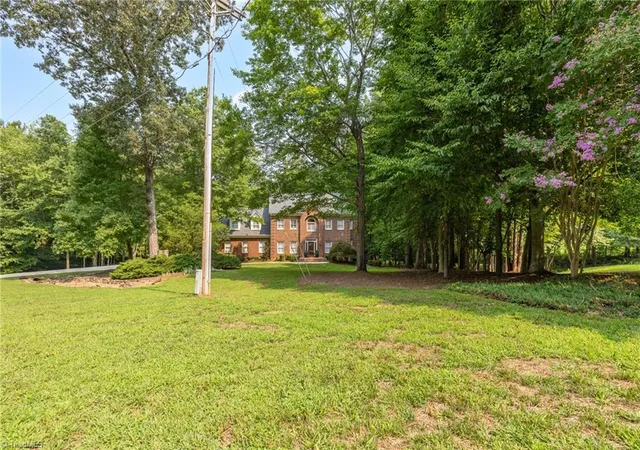 Photo 3 of Single family home for sale at 400 Crossing Crk Dr, Belews Creek, NC 27009 | MLS# 1229507 | Listing updated on 2026-09-15