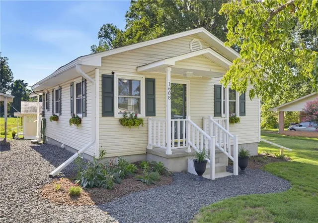 Photo 4 of Single family home for sale at 1608 Pecan Rd, Reidsville, NC 27320 | MLS# 1233503 | Listing updated on 2026-09-02