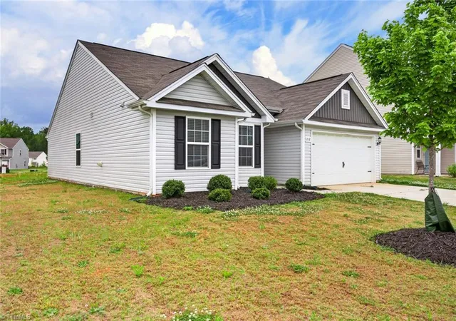 Photo 2 of Single family home for sale at 2112 Briar Run Dr, Greensboro, NC 27405 | MLS# 1228422 | Listing updated on 2026-08-07