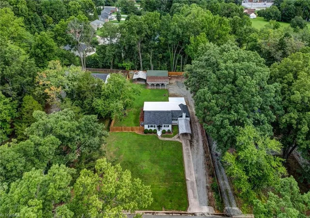 36th image of 3920 Daye Dr, Greensboro, NC 27407 | MLS# 1231026