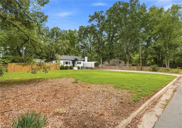 5th image of 3920 Daye Dr, Greensboro, NC 27407 | MLS# 1231026