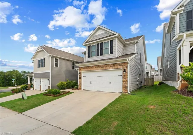 Photo 3 of Single family home for sale at 440 Flt River Run, Hillsborough, NC 27278 | MLS# 1231328 | Listing updated on 2026-09-19