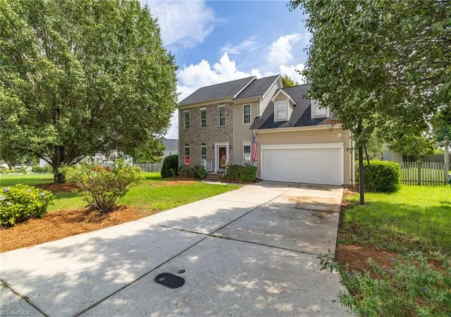 Photo 3 of Sale Pending at 3658 Single Leaf Ct, High Point, NC 27265 | MLS# 1230371 | Listing updated on 2026-09-18