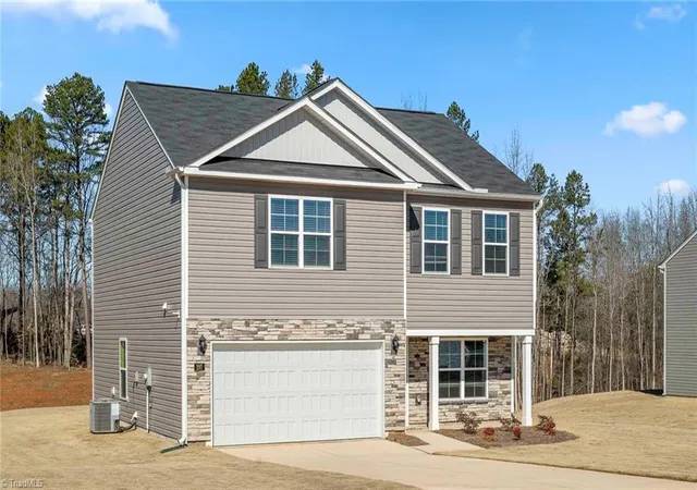 Photo 1 of Single family home for sale at 501 Baymeade Dr, Lexington, NC 27295 | MLS# 1229977 | Listing updated on 2026-09-09