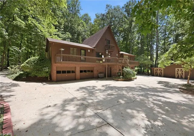 Photo 3 of Sale Pending at 4401 Oakview Dr, Trinity, NC 27370 | MLS# 1231186 | Listing updated on 2026-09-17