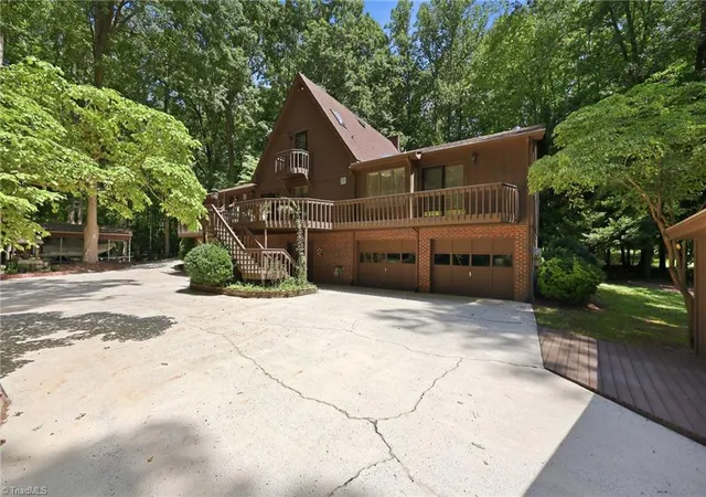 Photo 3 of Sale Pending at 4401 Oakview Dr, Trinity, NC 27370 | MLS# 1231186 | Listing updated on 2026-09-17