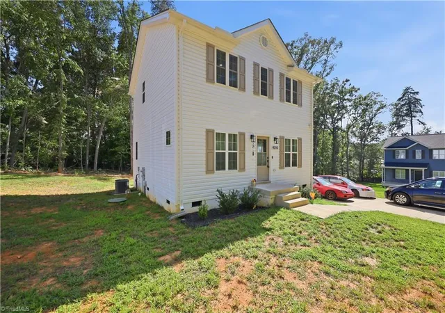 Photo 3 of Single family home for sale at 4310 Oak Ridge Dr, Winston Salem, NC 27105 | MLS# 1231824 | Listing updated on 2026-09-02