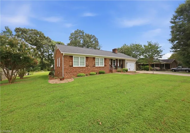 Photo 2 of Single family home for sale at 3986 Welcome Arcadia Rd, Lexington, NC 27295 | MLS# 1233409 | Listing updated on 2026-08-28