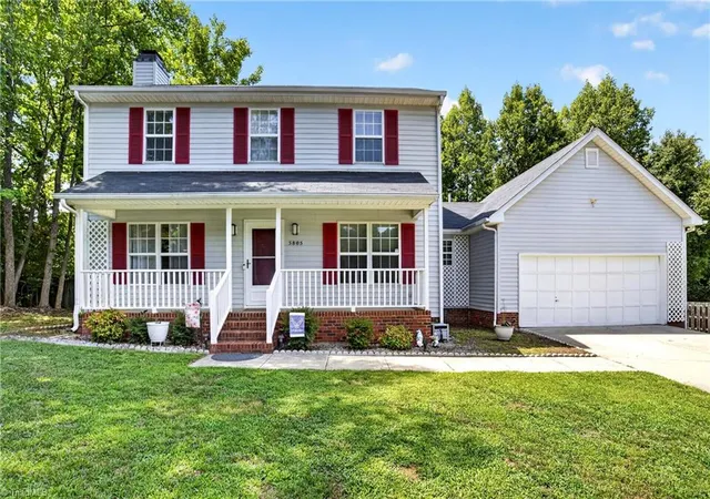 Photo 2 of Single family home for sale at 5805 Edgebrook Ct, Jamestown, NC 27282 | MLS# 1228686 | Listing updated on 2026-09-13