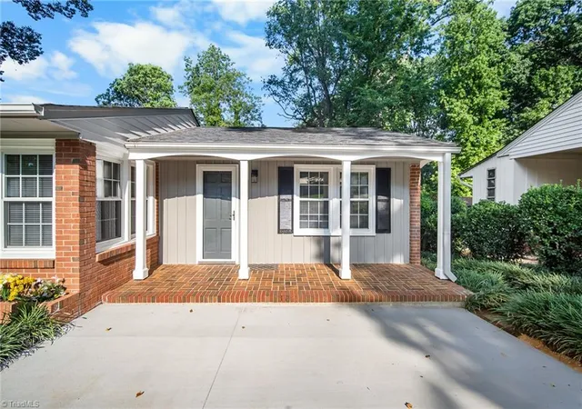 Photo 5 of Single family home for sale at 122 Park Ln, Lexington, NC 27292 | MLS# 1228186 | Listing updated on 2026-09-02
