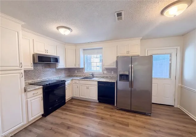 2nd image of 1311 Meadowview Rd #B, Greensboro, NC 27403 | MLS# 1230744