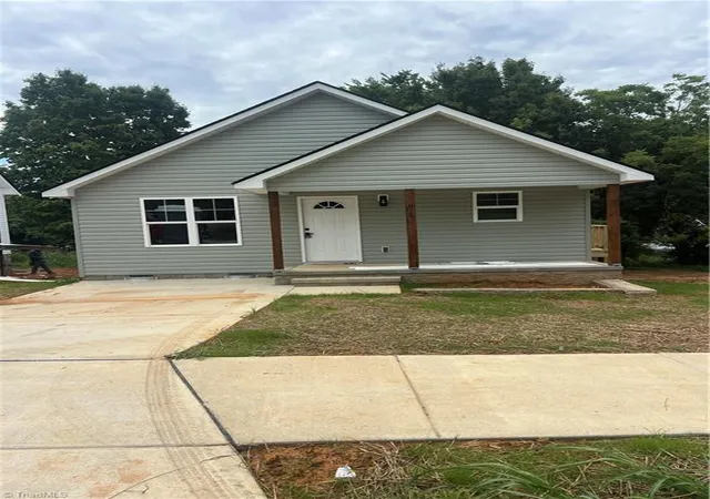 Photo 1 of Single family home for sale at 917 Redding Dr, High Point, NC 27260 | MLS# 1231141 | Listing updated on 2026-08-13