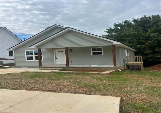 Photo 2 of Single family home for sale at 917 Redding Dr, High Point, NC 27260 | MLS# 1231141 | Listing updated on 2026-08-13