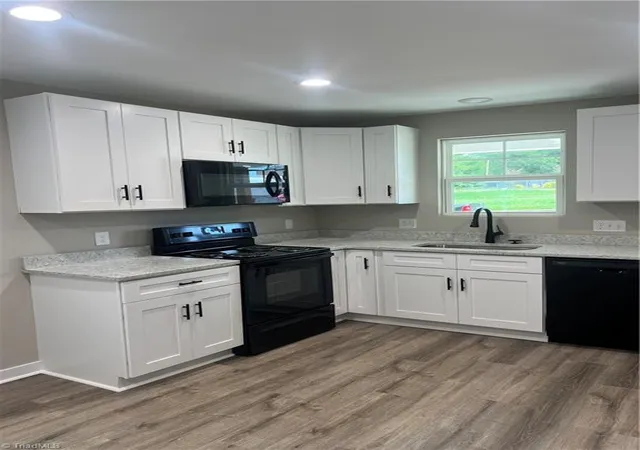 Photo 3 of Single family home for sale at 917 Redding Dr, High Point, NC 27260 | MLS# 1231141 | Listing updated on 2026-08-13