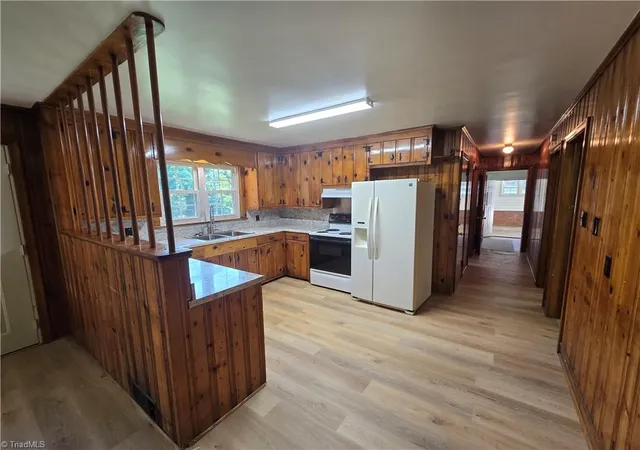 Photo 4 of Single family home for sale at 5167 N Cherry St, Winston Salem, NC 27105 | MLS# 1233308 | Listing updated on 2026-09-17