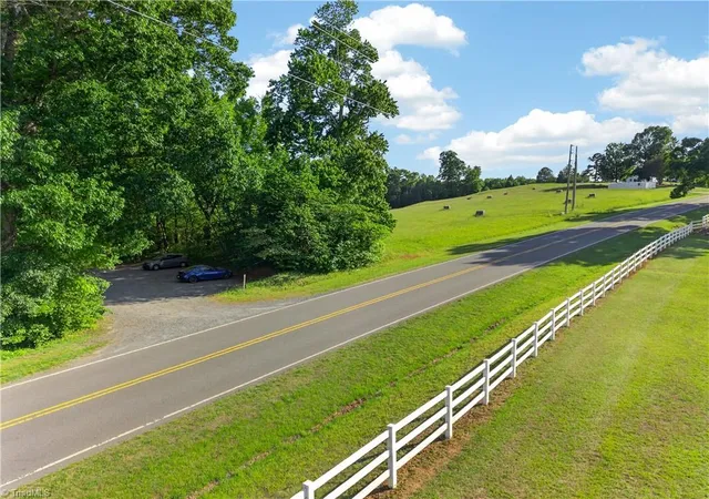 41st image of 2613 High Meadow Dr, Asheboro, NC 27205 | MLS# 1231817