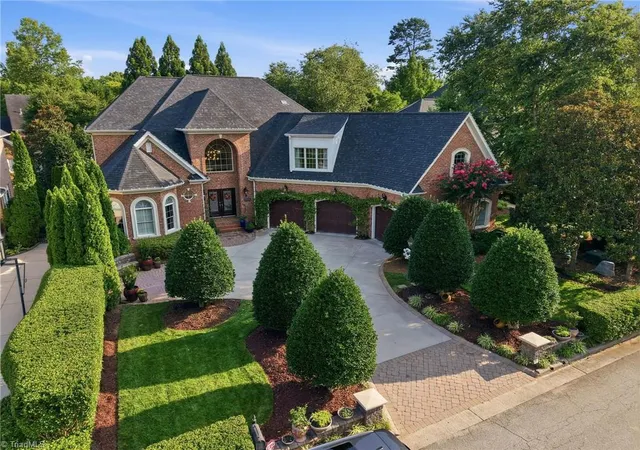 Photo 1 of Single family home for sale at 805 Northern Shrs Ln, Greensboro, NC 27455 | MLS# 1227914 | Listing updated on 2026-10-01