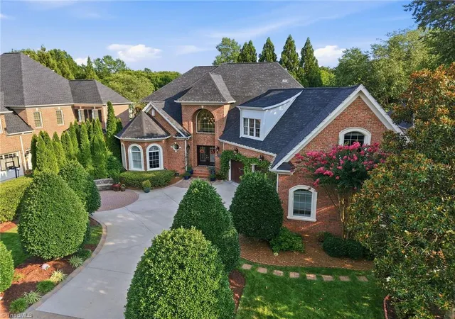 Photo 2 of Single family home for sale at 805 Northern Shrs Ln, Greensboro, NC 27455 | MLS# 1227914 | Listing updated on 2026-10-01