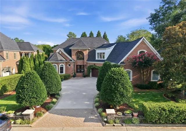 Photo 3 of Single family home for sale at 805 Northern Shrs Ln, Greensboro, NC 27455 | MLS# 1227914 | Listing updated on 2026-10-01