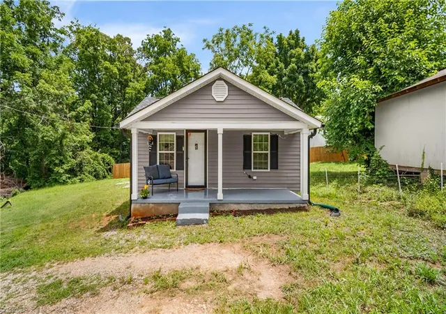 Photo 1 of Single family home for sale at 1111 Brentwood St, High Point, NC 27260 | MLS# 1226240 | Listing updated on 2026-09-05