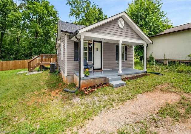 Photo 2 of Single family home for sale at 1111 Brentwood St, High Point, NC 27260 | MLS# 1226240 | Listing updated on 2026-09-05