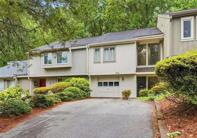 Photo 2 of Single family home for sale at 204 Lamplighter Cir, Winston Salem, NC 27104 | MLS# 1226303 | Listing updated on 2026-08-08