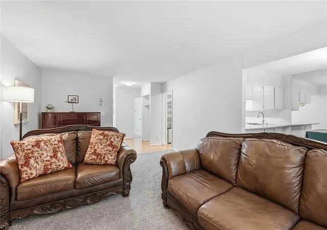 Photo 4 of Single family home for sale at 204 Lamplighter Cir, Winston Salem, NC 27104 | MLS# 1226303 | Listing updated on 2026-08-08
