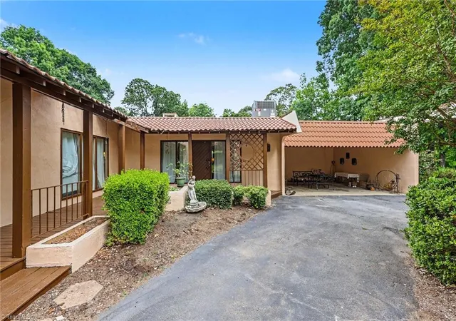 Photo 3 of Single family home for sale at 5427 Tallwood Ests Dr, Thomasville, NC 27360 | MLS# 1224519 | Listing updated on 2026-07-29