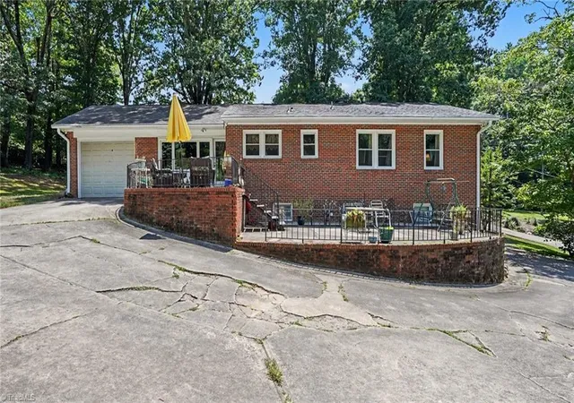 2nd image of 807 E Salisbury St, Asheboro, NC 27203 | MLS# 1226636