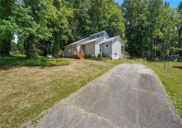 3rd image of 6594 Riverwood Rd, Walkertown, NC 27051 | MLS# 1224896