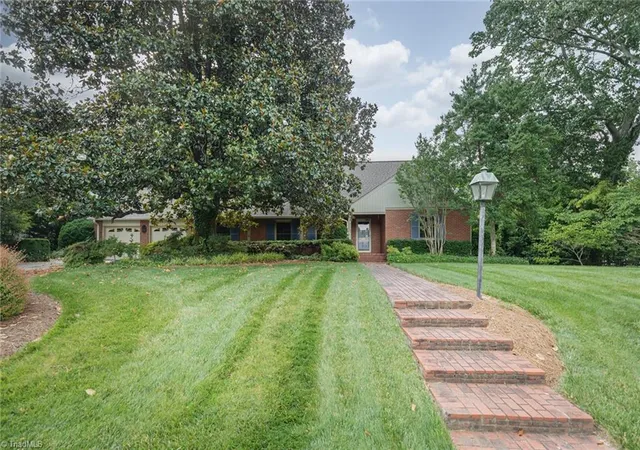 50th image of 1907 Pembroke Rd, Greensboro, NC 27408 | MLS# 1144349
