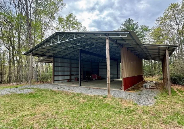 4th image of 228 Red Maple Ln, Claudville, VA 24076 | MLS# 1216277