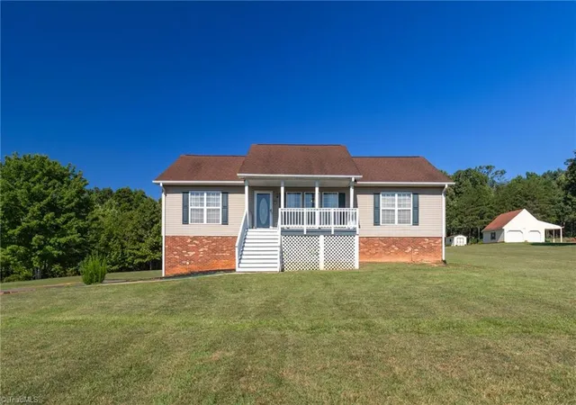 2nd image of 1055 Josephs Ln, Pinnacle, NC 27043 | MLS# 1229408