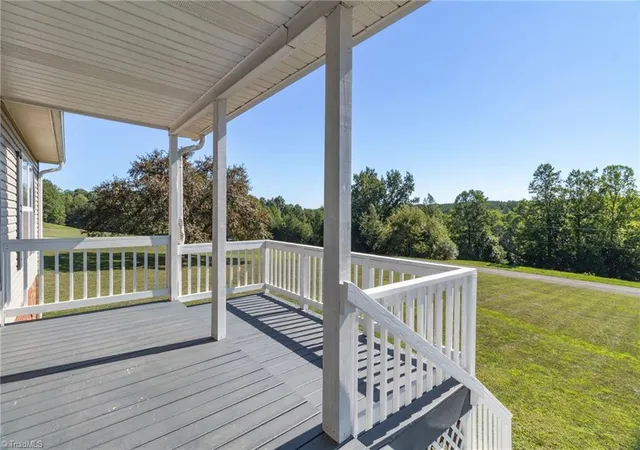 3rd image of 1055 Josephs Ln, Pinnacle, NC 27043 | MLS# 1229408