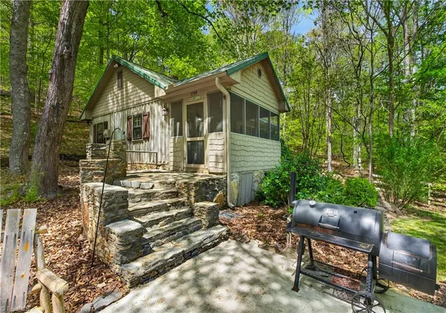 Homes for sale in Randleman, NC | 1719 Naomi Rd, Randleman, NC 27317 | MLS# 1216989